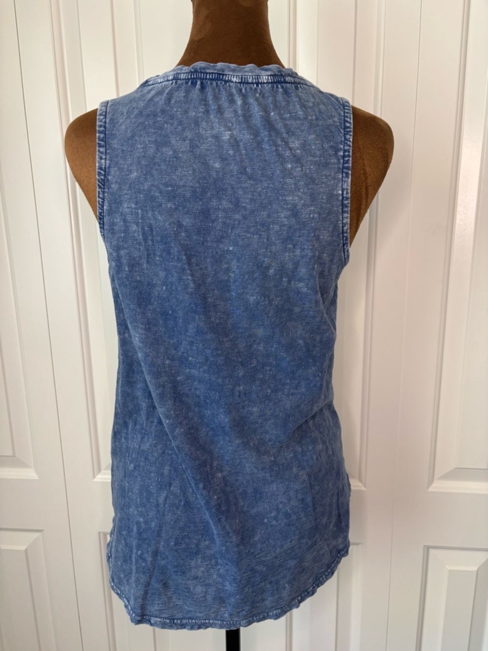 Lucky Brand Blue Floral Embroidered Mineral Wash Graphic Tank Top - Small - Picture 6 of 8